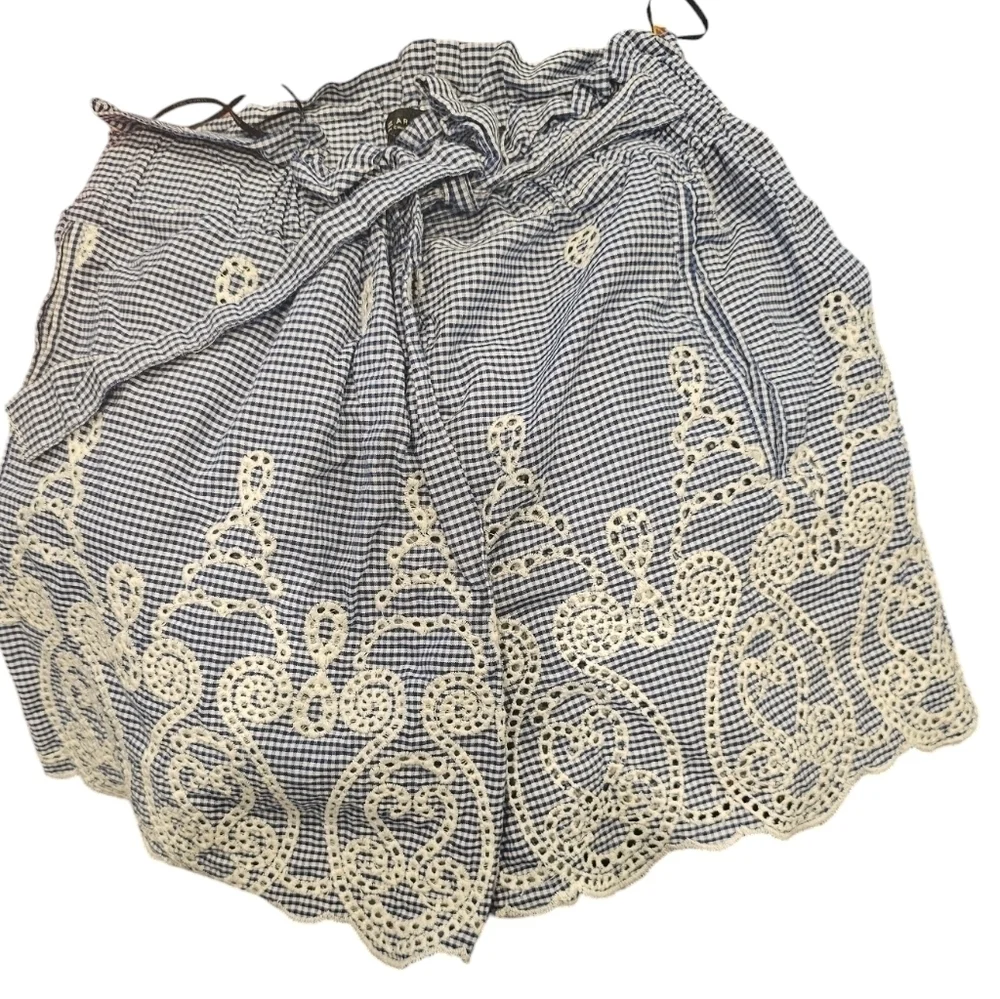Zara eyelet lace gingham shorts